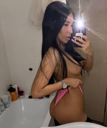 Милана, 24